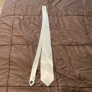 Brand new Giorgio Bissoni white tie